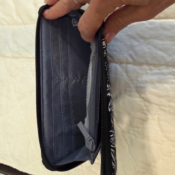 NWT, OS, VERA BRADLEY, WALLET - Picture 3 of 10